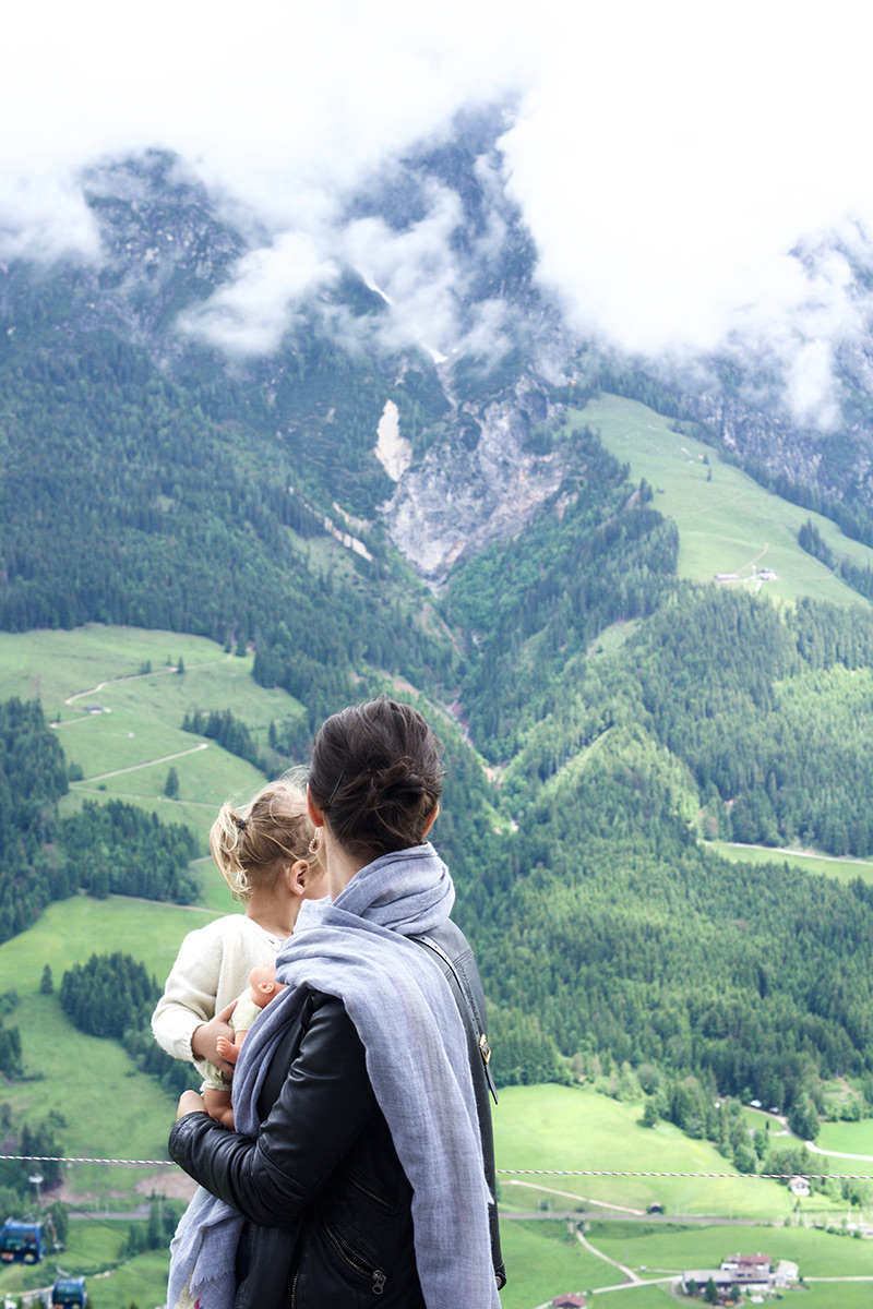 das-rivus-salon-mama-ausblick-stoecklalm